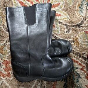 Keen size boots size 8. Good shape